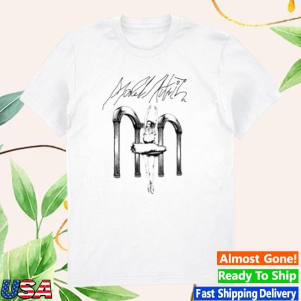 Model Actriz Store Merch Ballerina White Tee