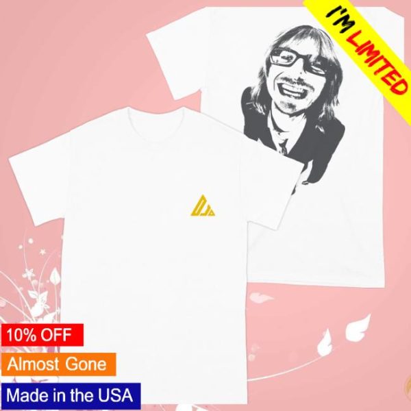 Djo Music Store Merch Djo Triangle Logo T-Shirt