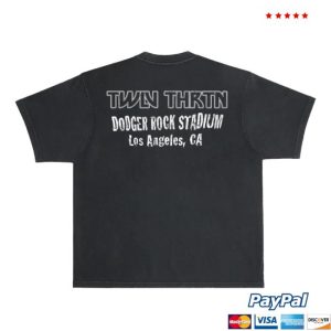 1213La Store Merch Kiss Pigment Black Tee