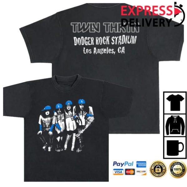 1213La Store Merch Kiss Pigment Black Tee